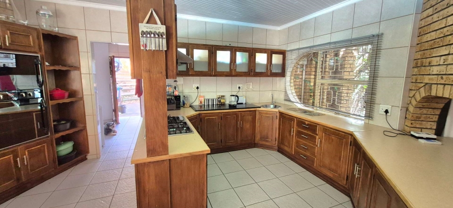 4 Bedroom Property for Sale in Pellissier Free State